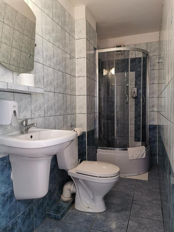Hotel Atlantis Познань Екстер'єр фото